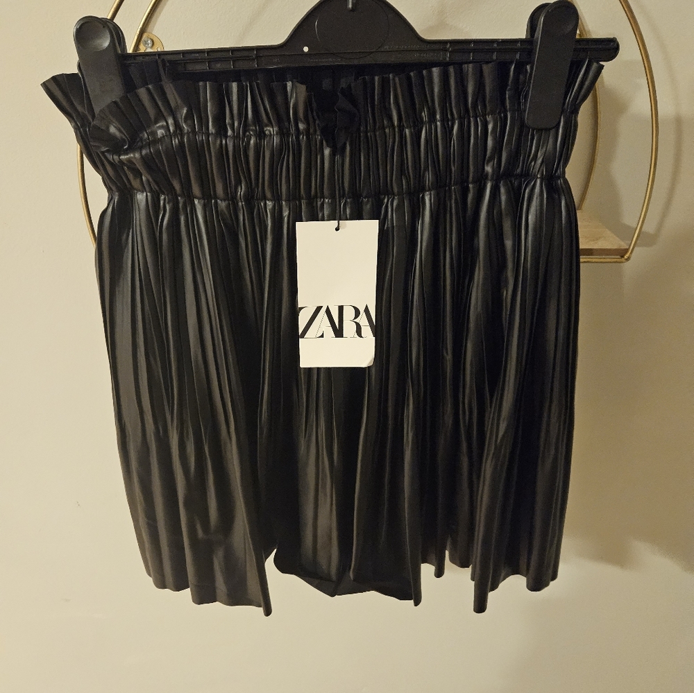 NWT Zara Pleated Leather Look Skort